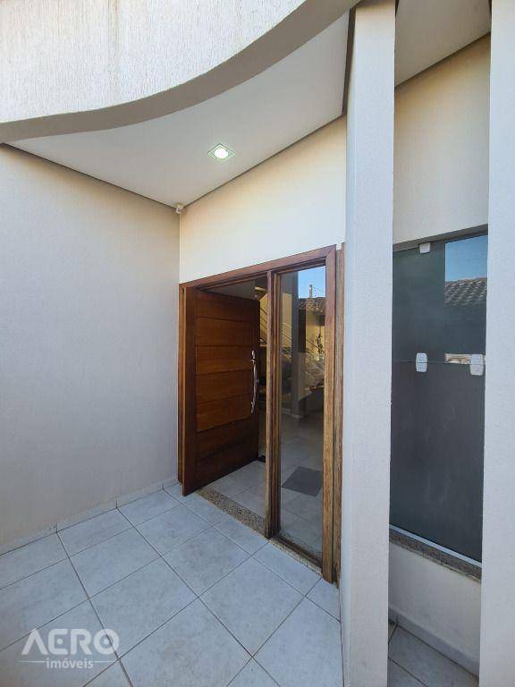 Casa à venda com 3 quartos, 340m² - Foto 6