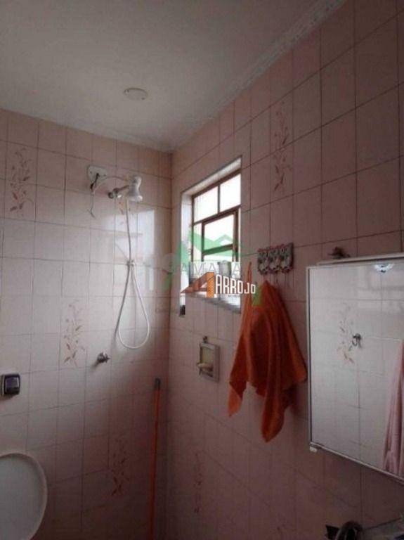 Sobrado à venda com 3 quartos, 100m² - Foto 4