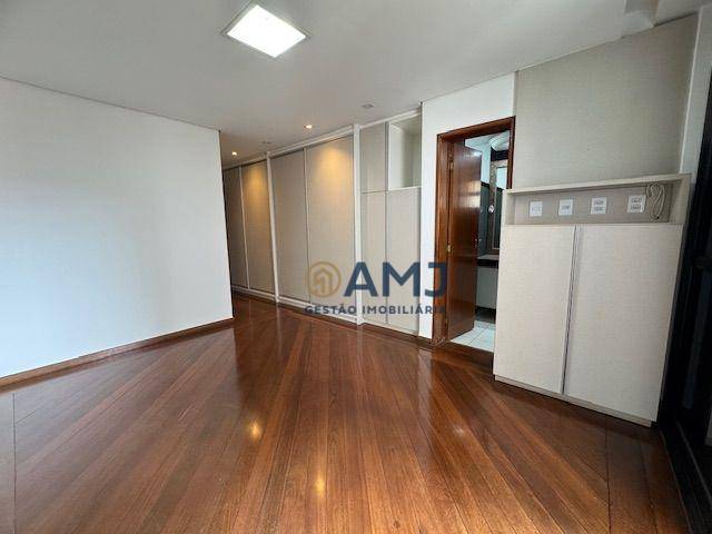 Apartamento para alugar com 4 quartos, 215m² - Foto 10