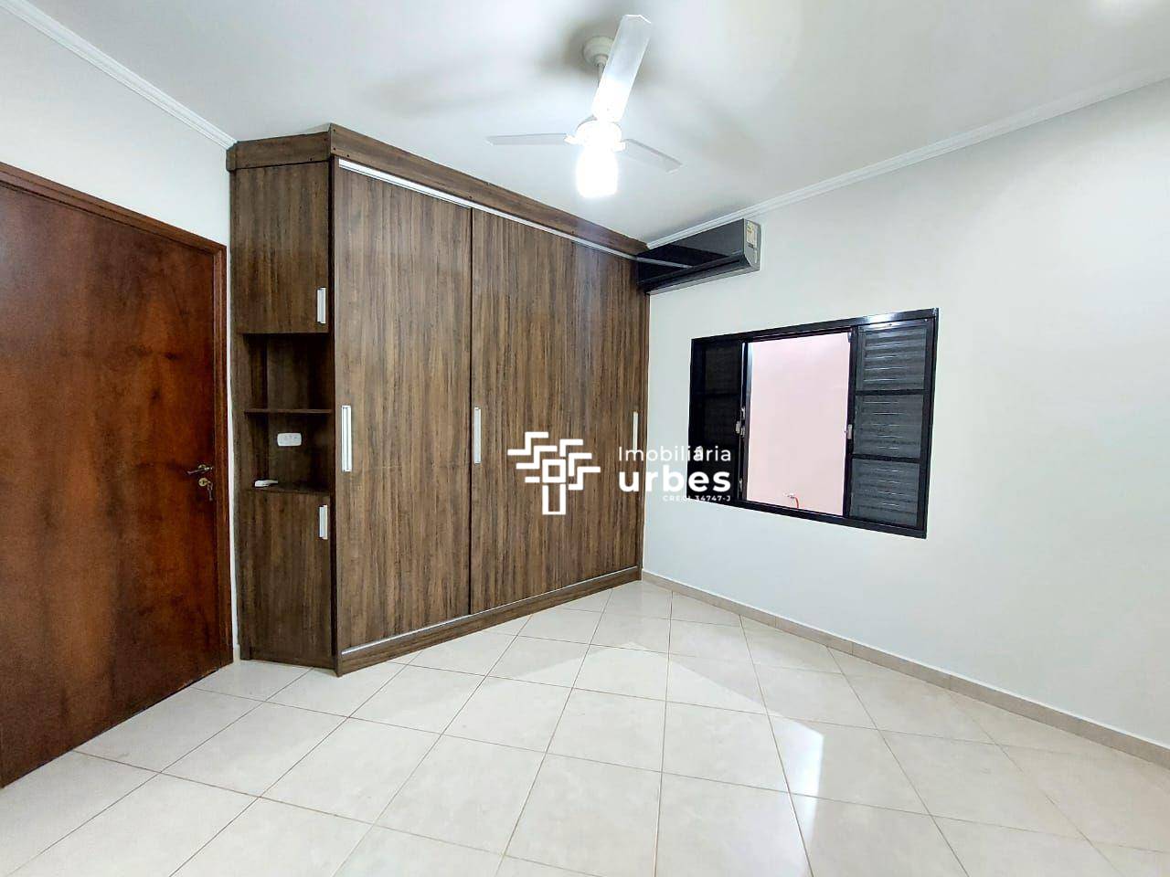 Casa para alugar com 3 quartos, 209m² - Foto 14