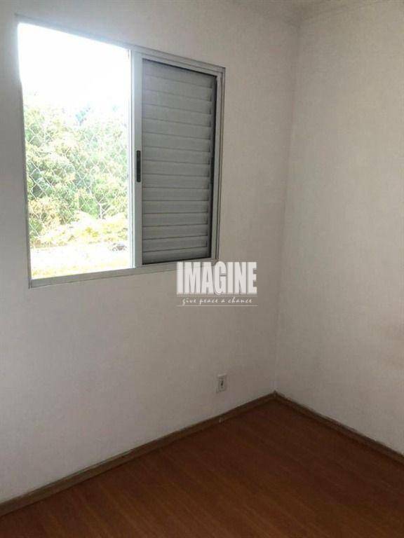 Apartamento à venda com 2 quartos, 46m² - Foto 2