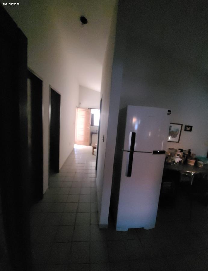 Casa à venda com 2 quartos, 200m² - Foto 8