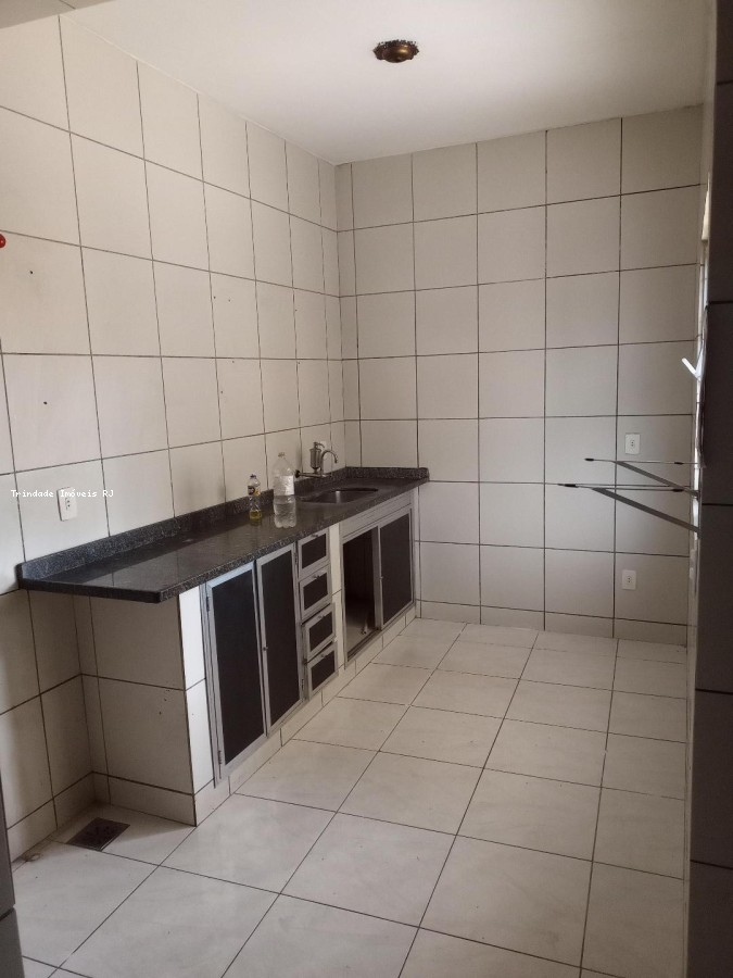 Casa para alugar com 2 quartos, 100m² - Foto 12