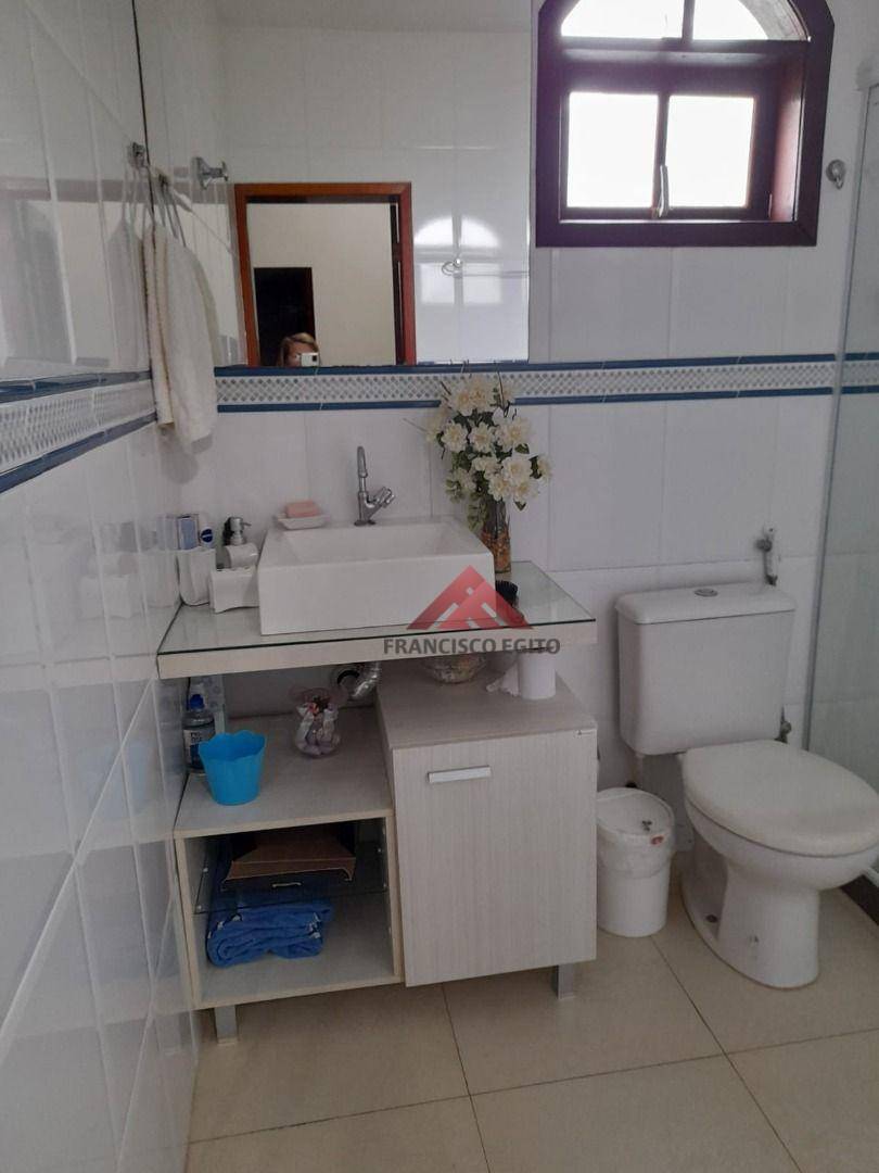 Casa à venda com 6 quartos, 300m² - Foto 22