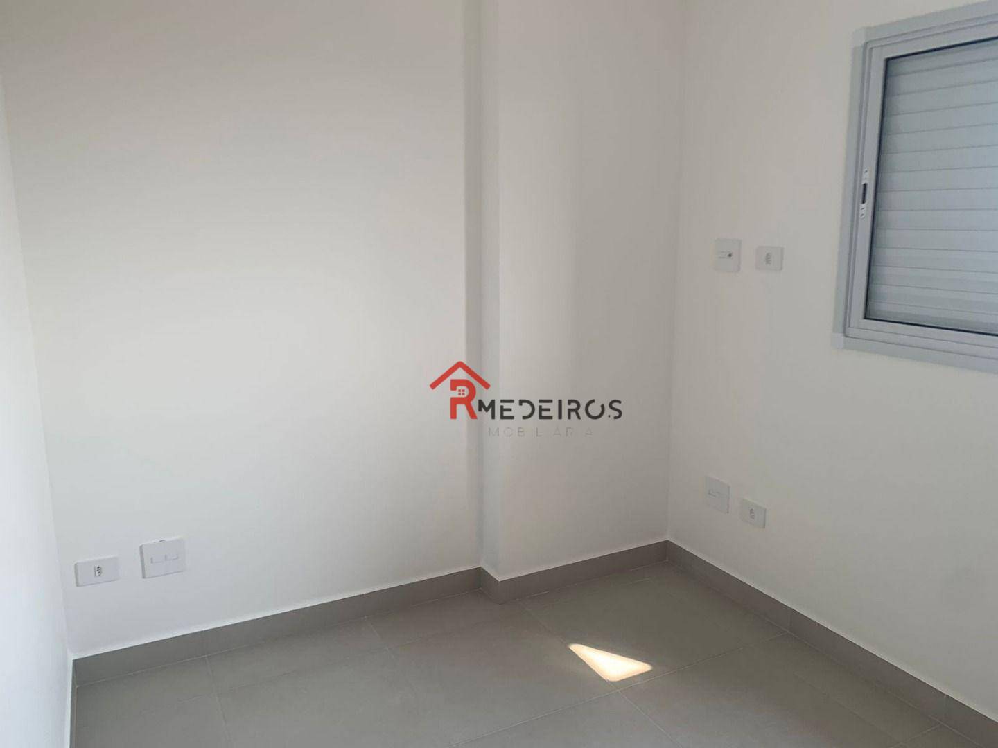 Apartamento à venda com 2 quartos, 64m² - Foto 11