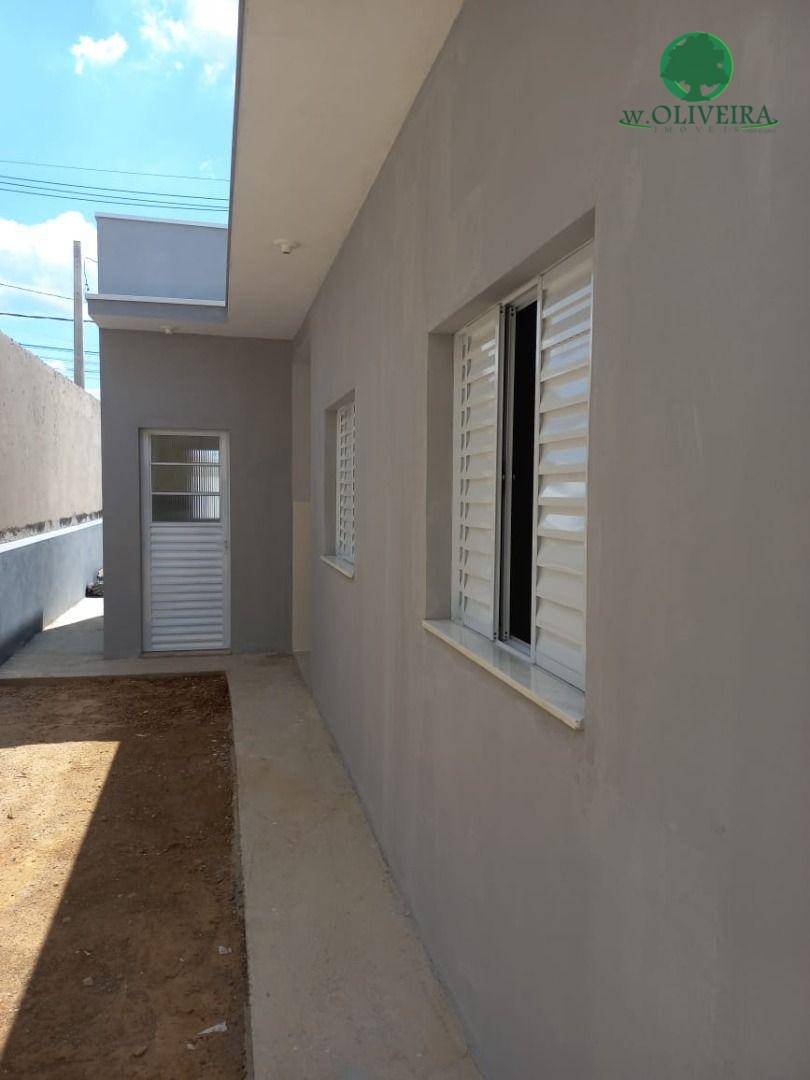 Casa à venda com 2 quartos, 56m² - Foto 4