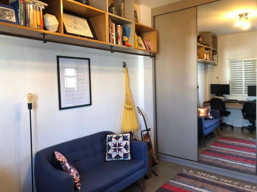 Apartamento à venda com 2 quartos, 67m² - Foto 2