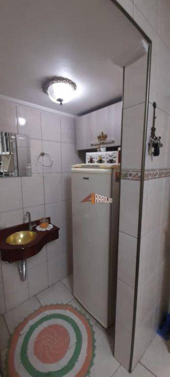 Sobrado à venda com 3 quartos, 198m² - Foto 10