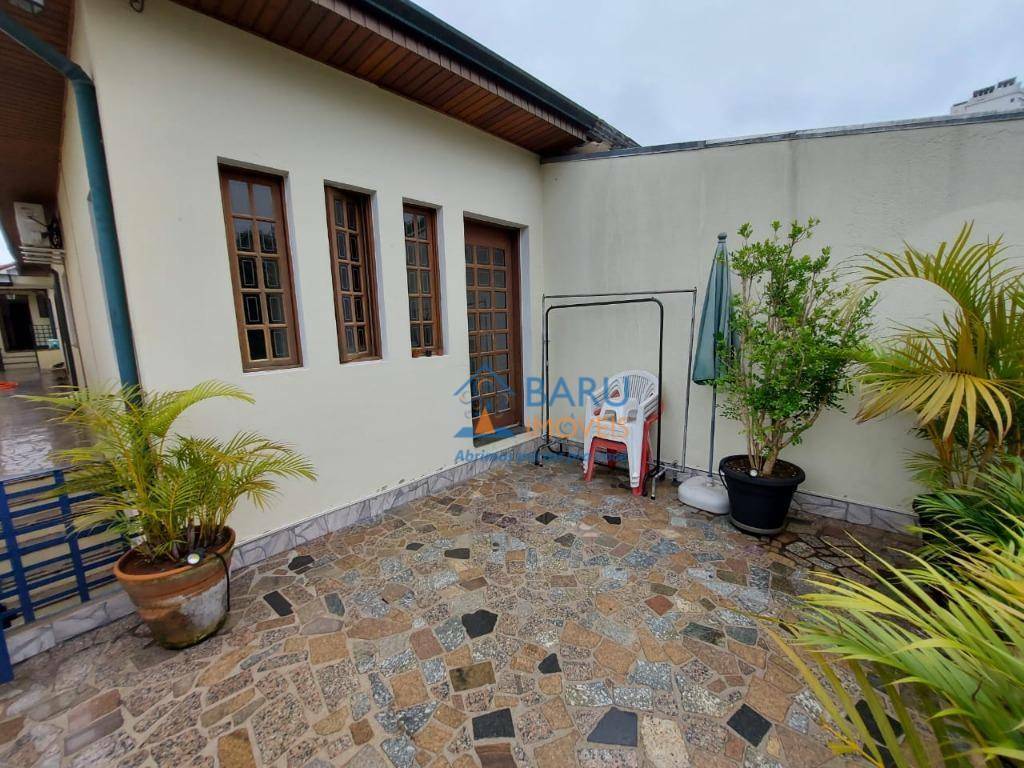 Casa à venda e aluguel com 3 quartos, 200m² - Foto 10