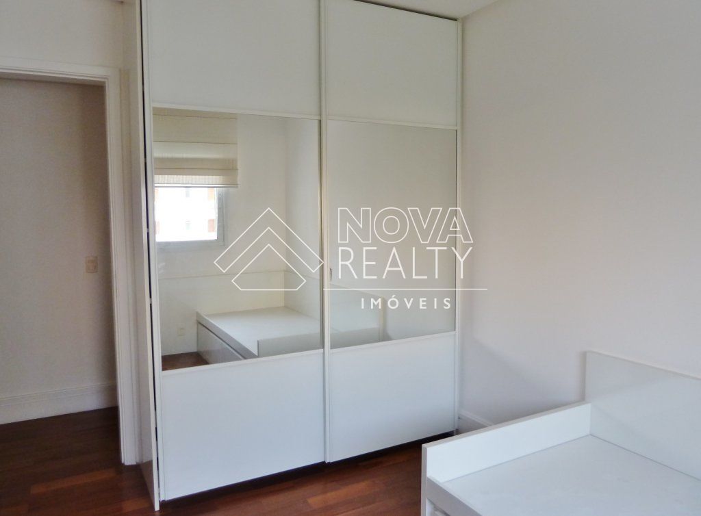 Apartamento à venda com 3 quartos, 208m² - Foto 6