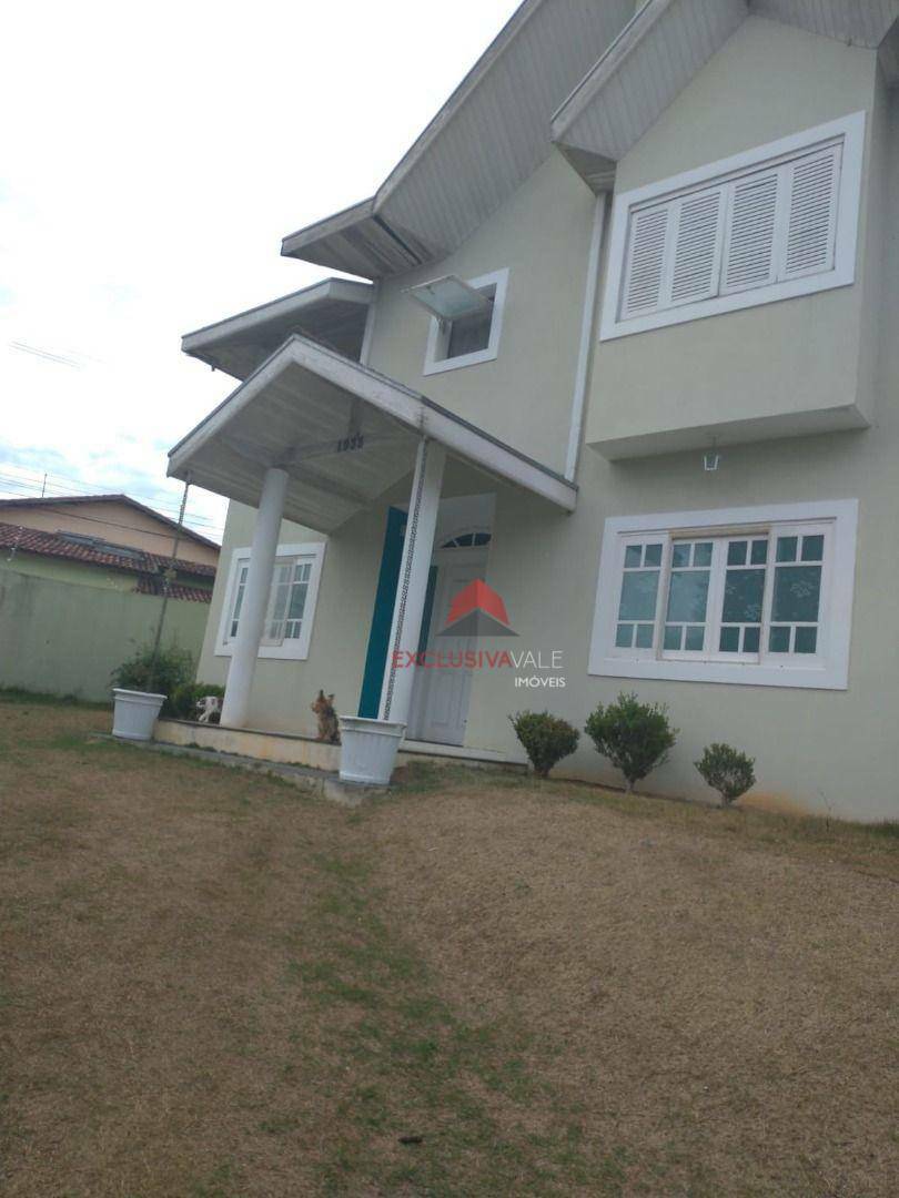 Casa à venda com 3 quartos, 158m² - Foto 1