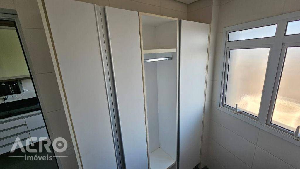 Apartamento para alugar com 3 quartos, 180m² - Foto 18