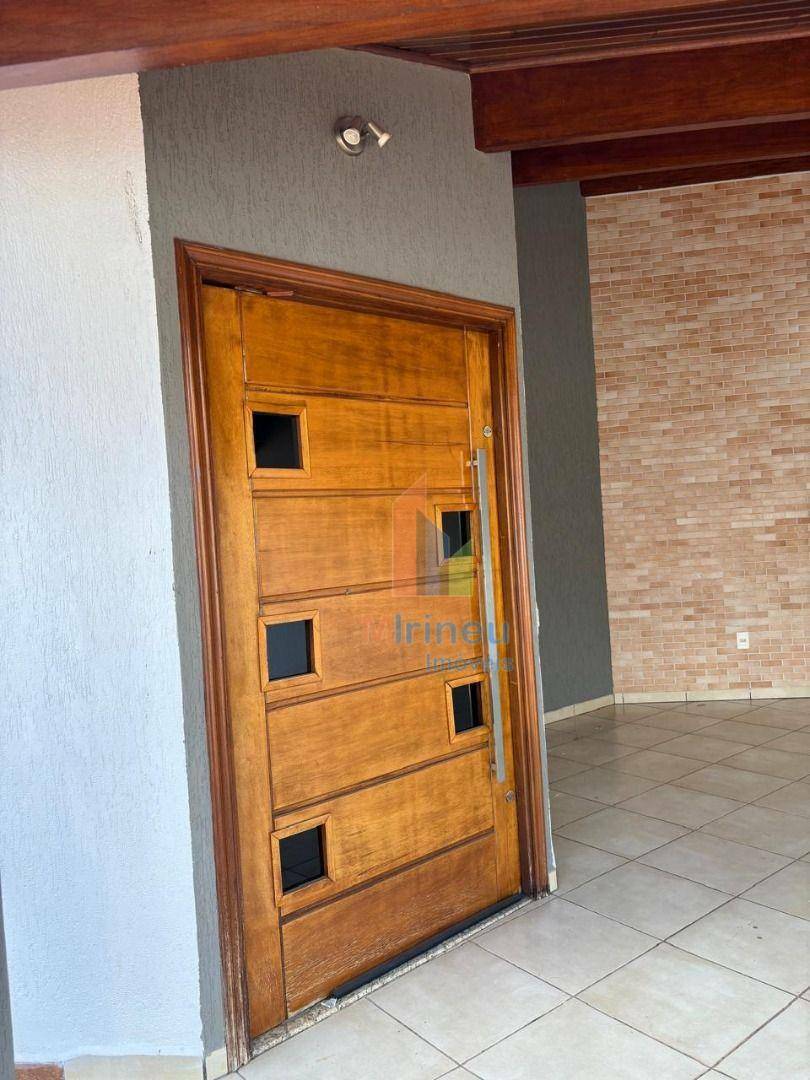 Casa, 4 quartos, 208 m² - Foto 2