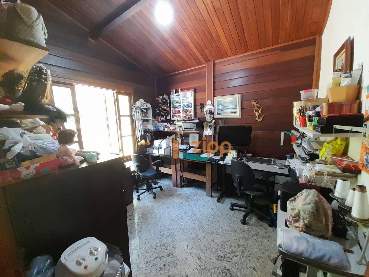 Casa à venda com 4 quartos, 196m² - Foto 12