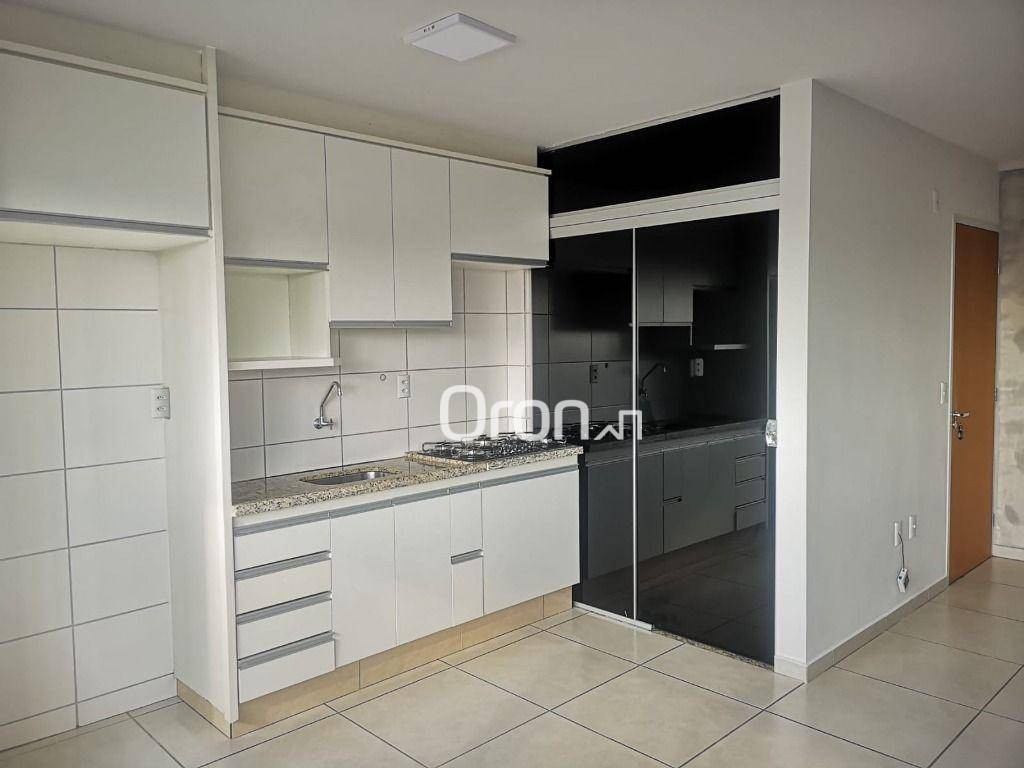 Apartamento à venda com 2 quartos, 64m² - Foto 3