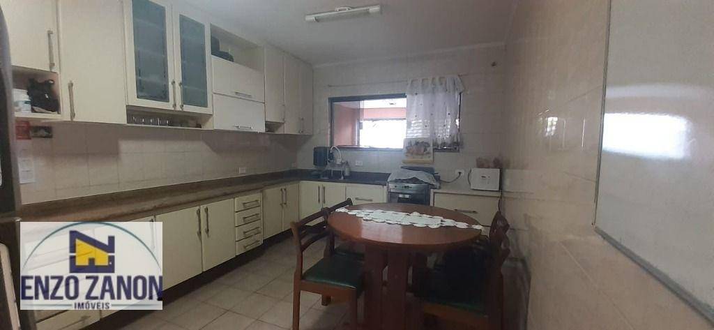 Sobrado à venda com 3 quartos, 250m² - Foto 6