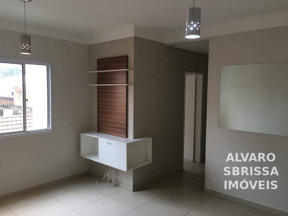 Apartamento à venda com 2 quartos, 70m² - Foto 2