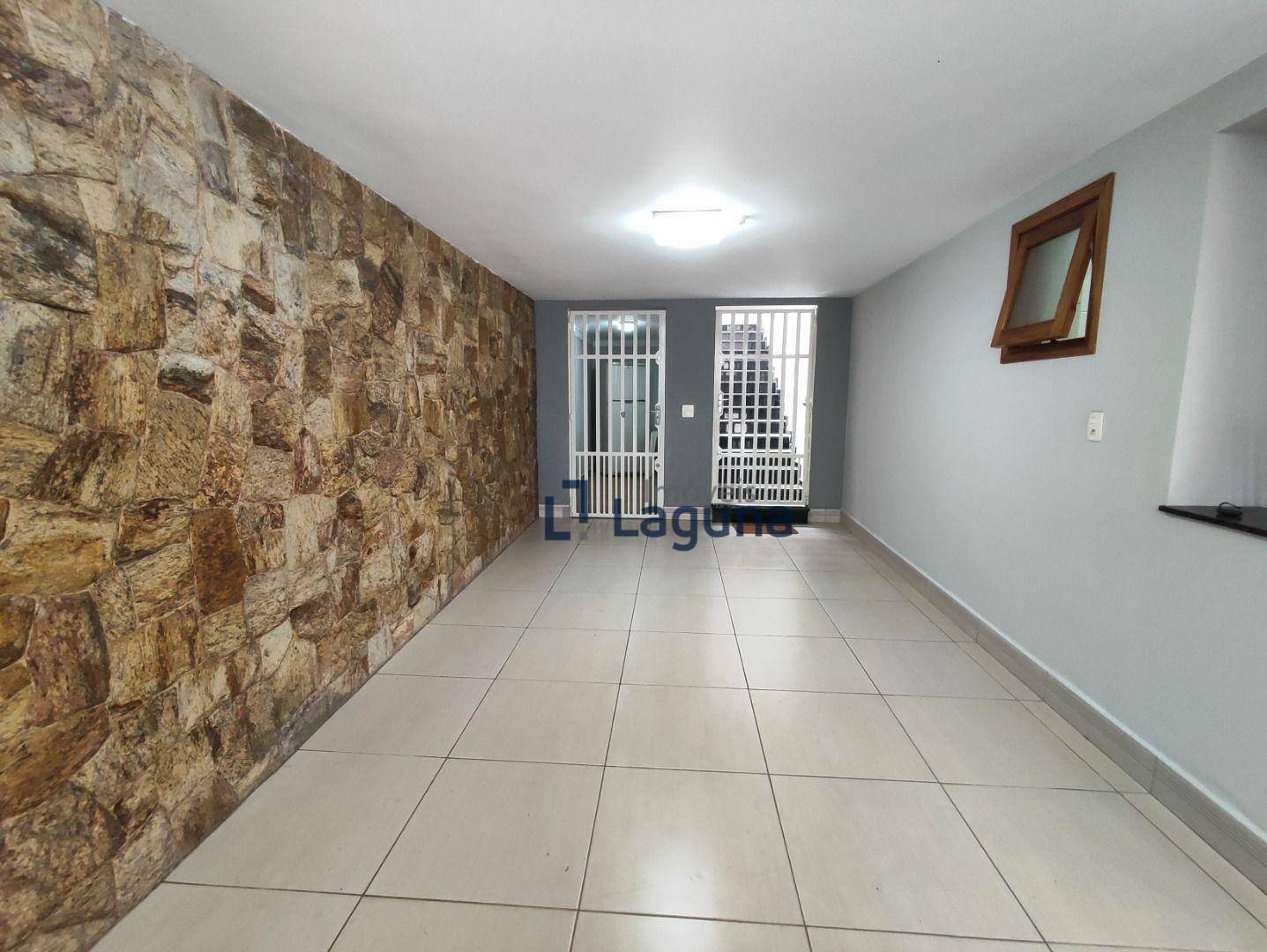 Casa à venda com 3 quartos, 230m² - Foto 8