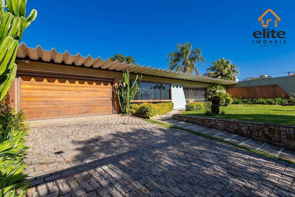 Casa à venda e aluguel com 4 quartos, 352m² - Foto 1
