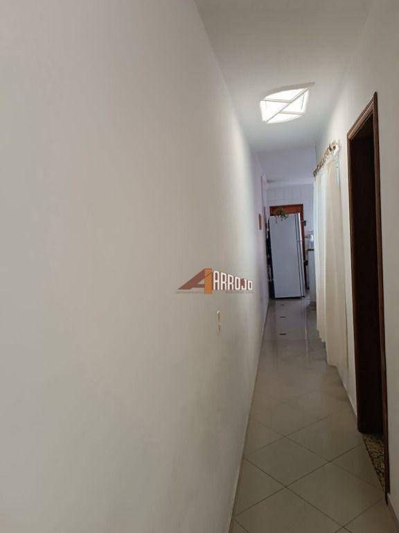 Sobrado à venda com 3 quartos, 100m² - Foto 2