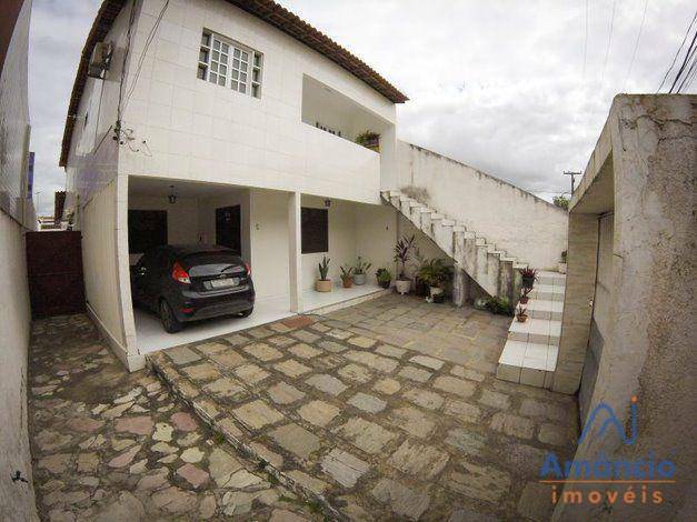Casa à venda e aluguel com 5 quartos, 292m² - Foto 2