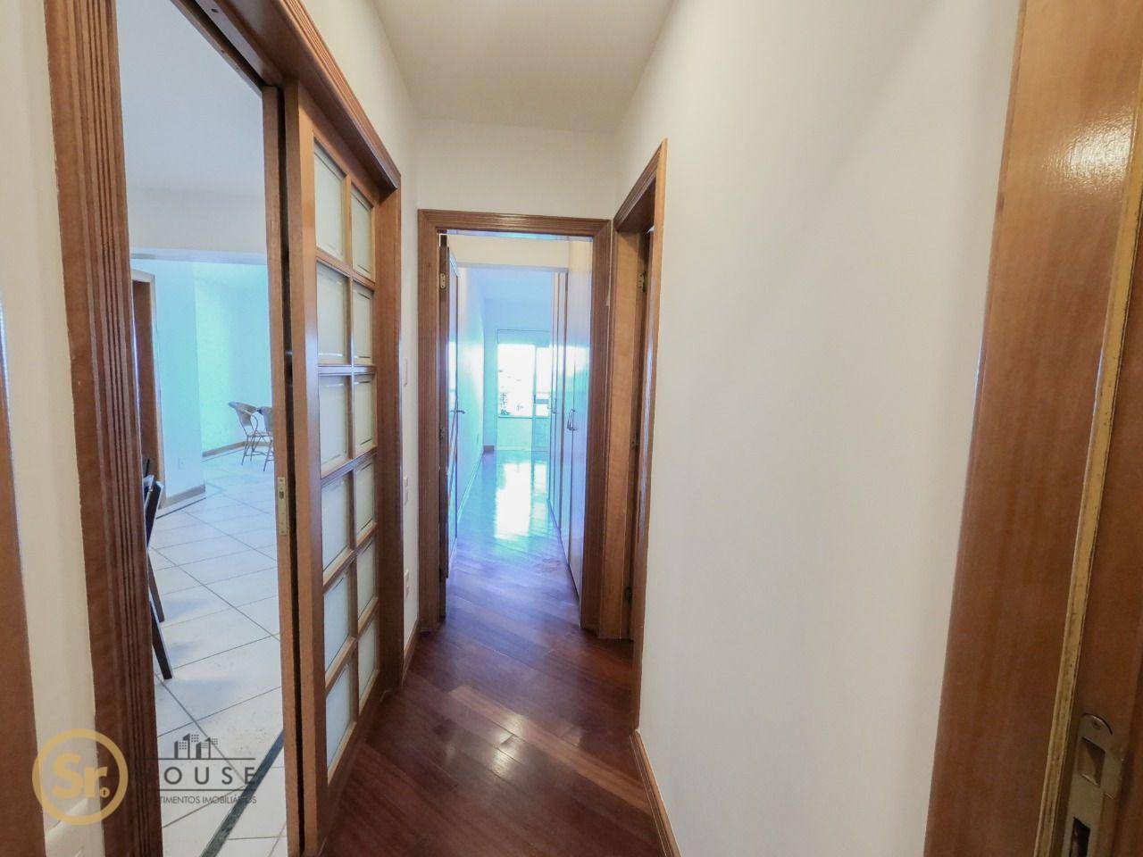 Apartamento à venda com 3 quartos, 185m² - Foto 11