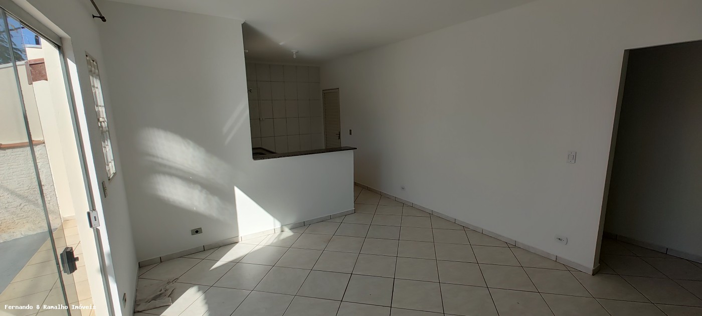 Casa para alugar com 2 quartos, 151m² - Foto 4