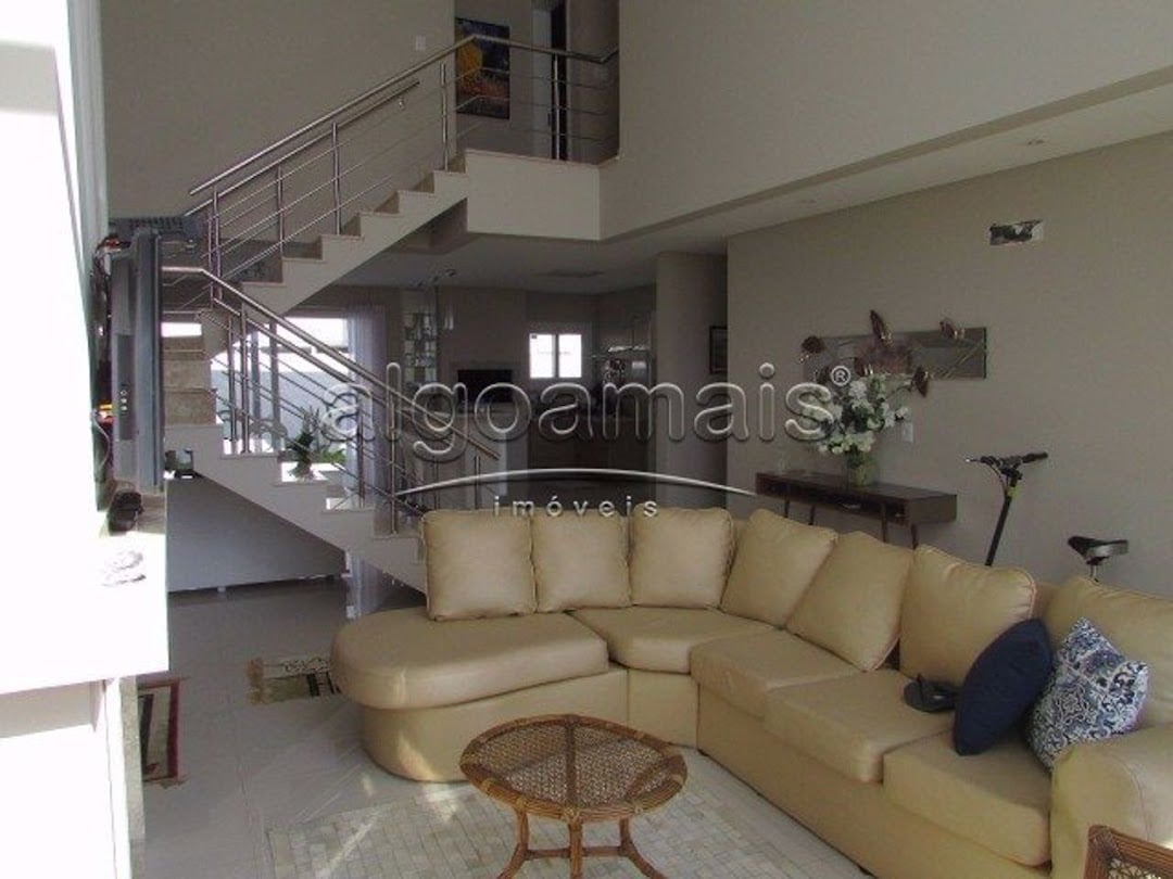 Casa de Condomínio à venda com 4 quartos, 190m² - Foto 2