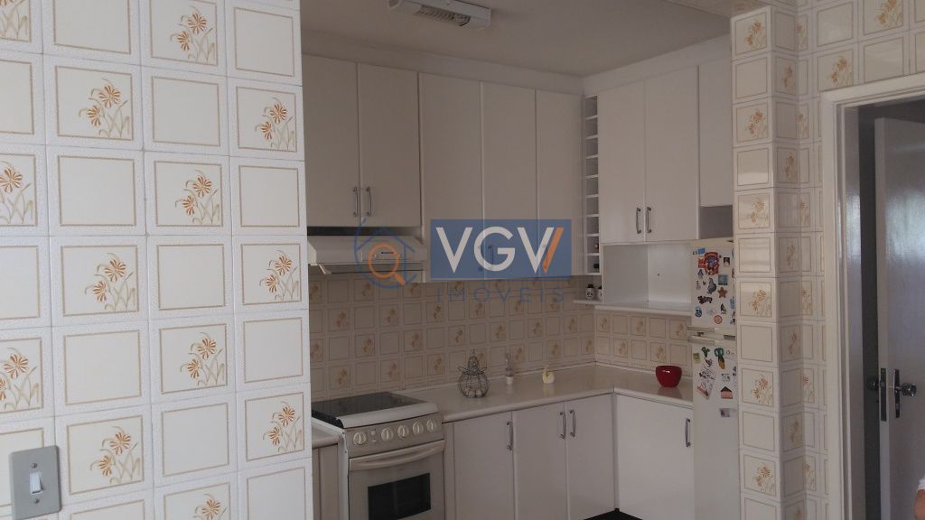 Casa à venda e aluguel com 3 quartos, 200m² - Foto 11