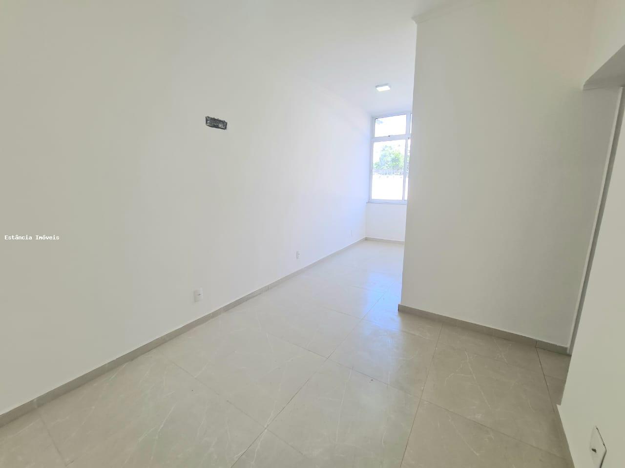 Apartamento à venda com 1 quarto, 50m² - Foto 2