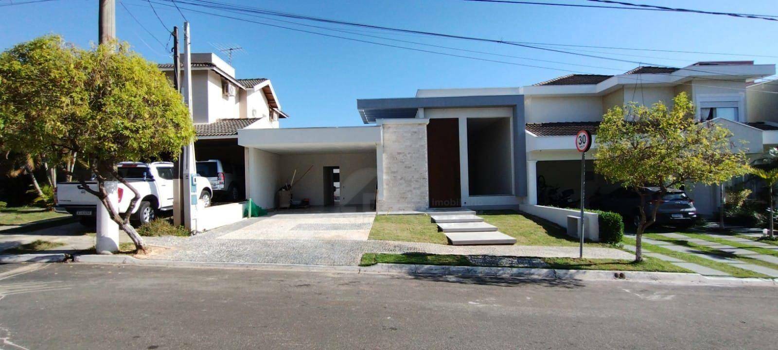 Casa de Condomínio à venda com 4 quartos, 230m² - Foto 2