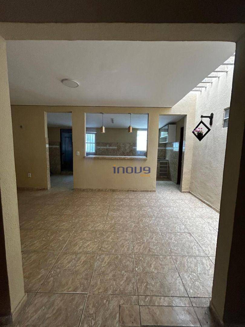 Casa, 3 quartos, 180 m² - Foto 4