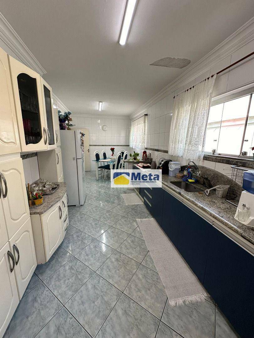 Casa à venda com 3 quartos, 250m² - Foto 15