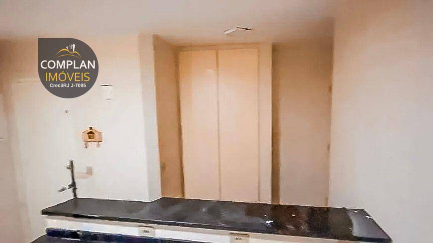 Apartamento à venda com 4 quartos, 150m² - Foto 18