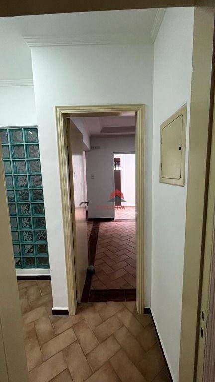 Casa à venda com 3 quartos, 230m² - Foto 8