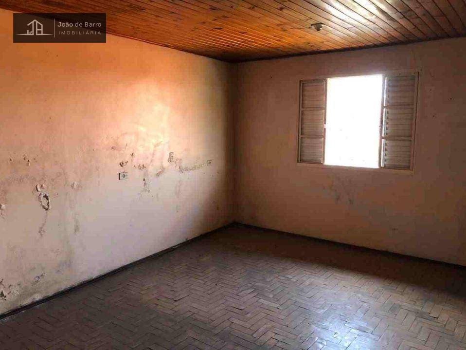 Casa à venda com 2 quartos, 240m² - Foto 4