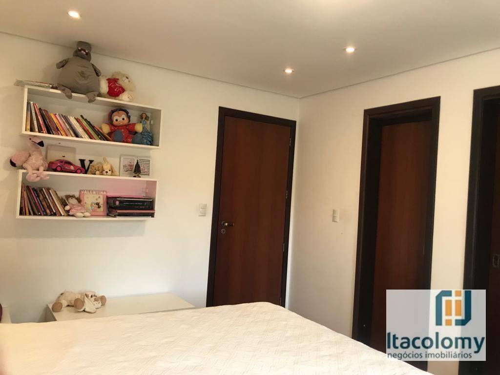 Casa de Condomínio à venda com 4 quartos, 550m² - Foto 18