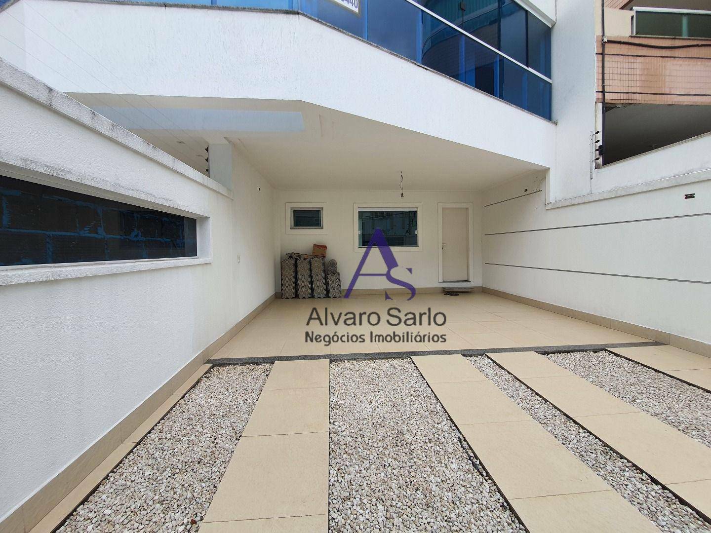 Casa de Condomínio à venda com 4 quartos, 200m² - Foto 2