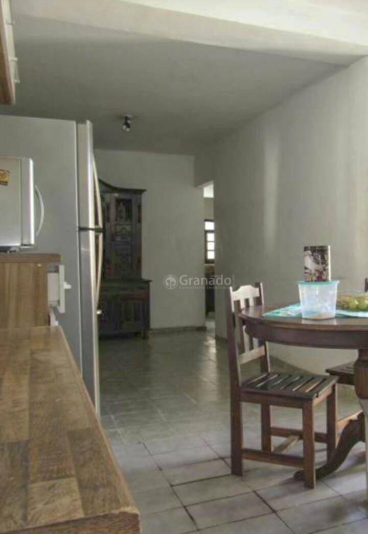 Casa à venda com 3 quartos, 134m² - Foto 2