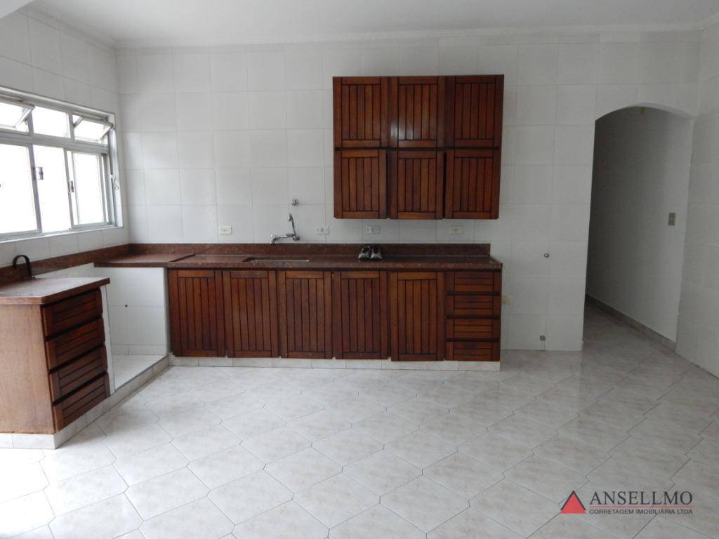 Casa para alugar com 4 quartos, 270m² - Foto 9