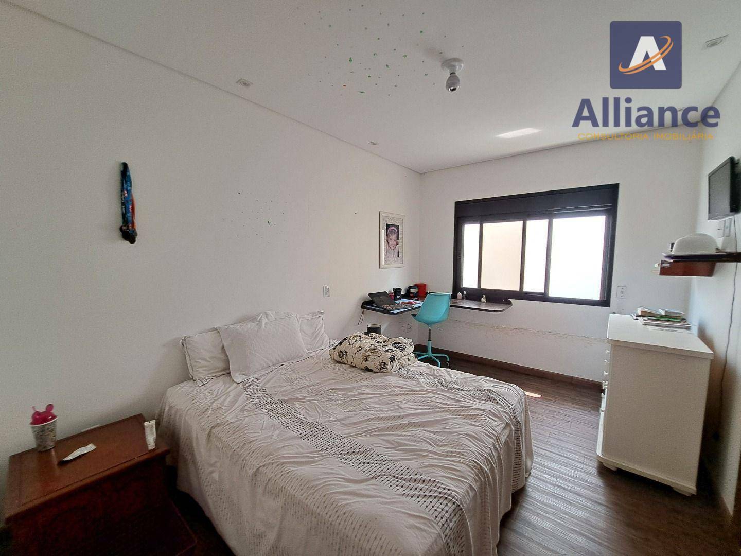 Casa de Condomínio para alugar com 4 quartos, 320m² - Foto 20