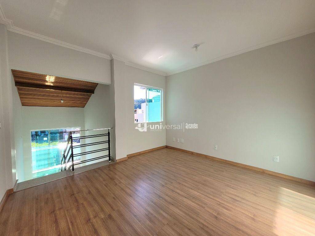 Casa à venda com 3 quartos, 272m² - Foto 9