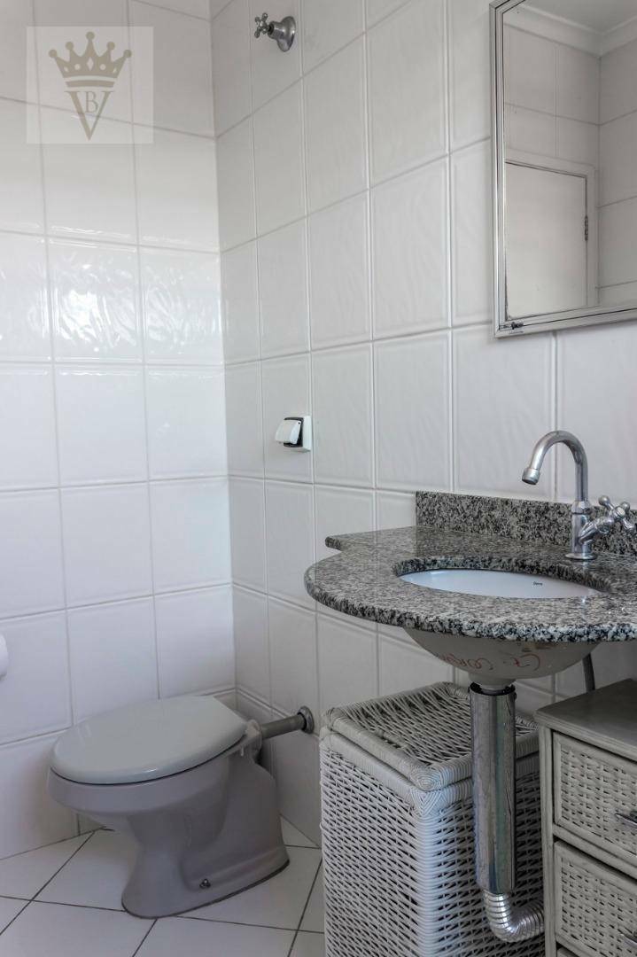 Casa à venda com 3 quartos, 250m² - Foto 8