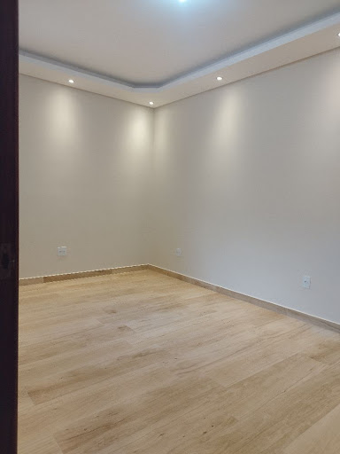 Casa à venda com 3 quartos, 100m² - Foto 2