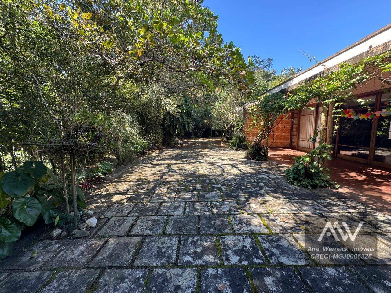 Chácara à venda com 8 quartos, 600m² - Foto 4