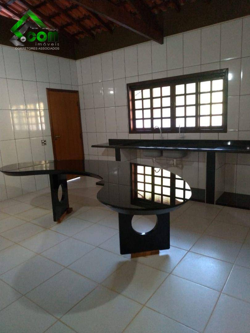 Chácara à venda com 3 quartos, 250m² - Foto 9