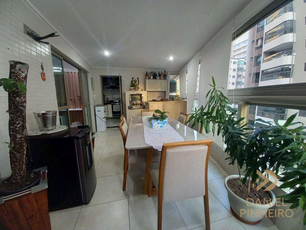 Apartamento à venda com 3 quartos, 130m² - Foto 1