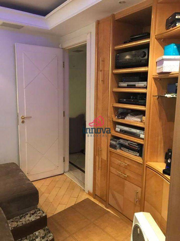 Apartamento à venda com 3 quartos, 151m² - Foto 7