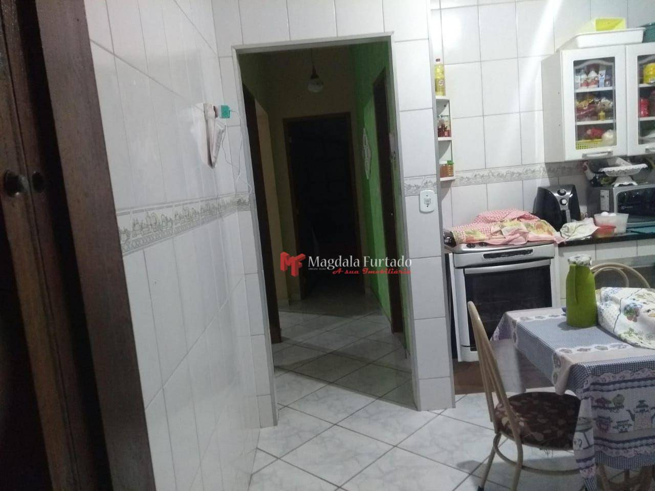 Casa à venda com 2 quartos, 140m² - Foto 2