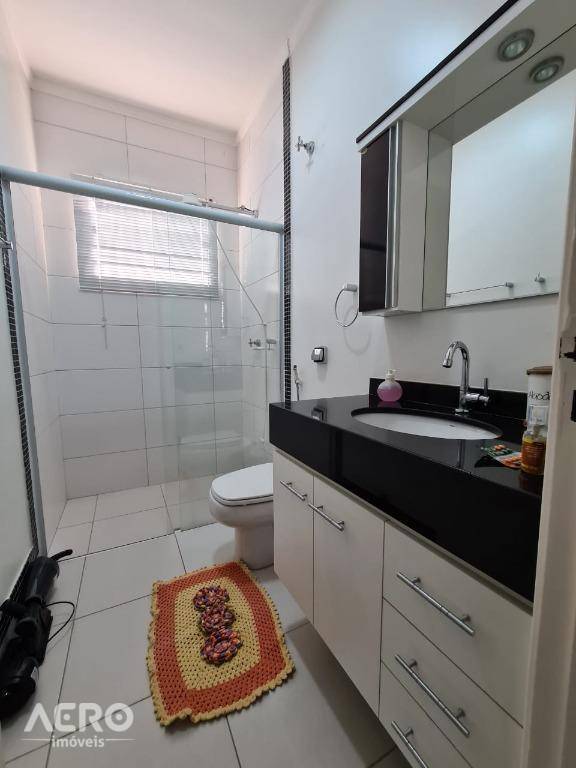 Casa à venda com 3 quartos, 195m² - Foto 16